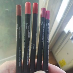 Lip liners